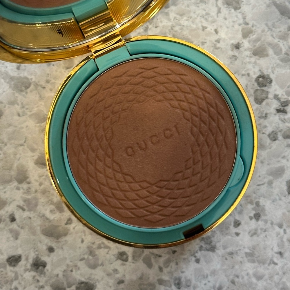 Gucci Bronzing Powder in Rich Tan